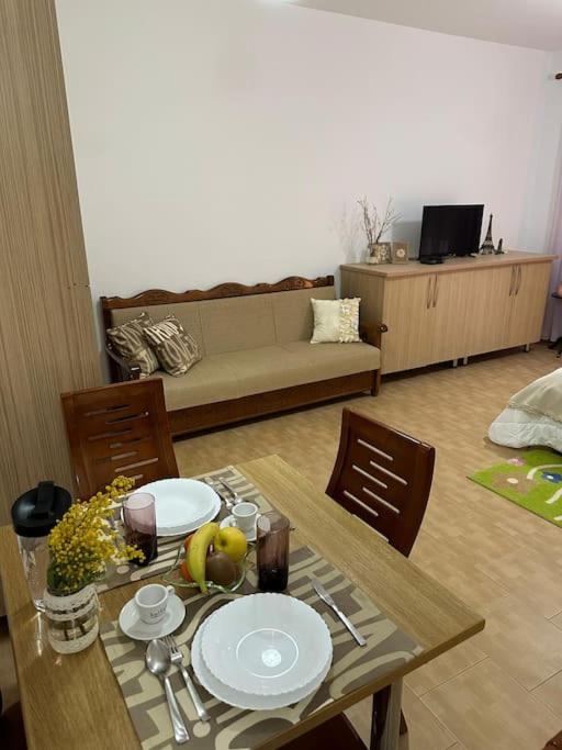 Studio Of Shpresa Vlorë Eksteriør bilde