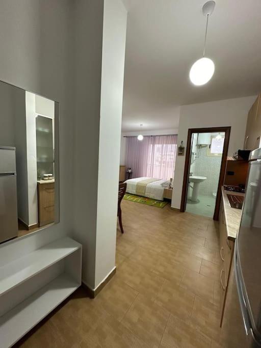 Studio Of Shpresa Vlorë Eksteriør bilde